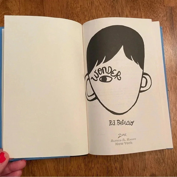 Wonder Book:‎ Wonder by R. J. Palacio (2012, Hardcover) Great Book! - Picture 6 of 9
